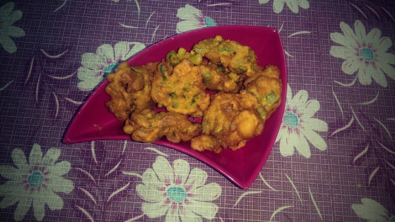 onion pakoda recipe | onion fritters | eerulli bajji | kanda bhaji | onion bhaji